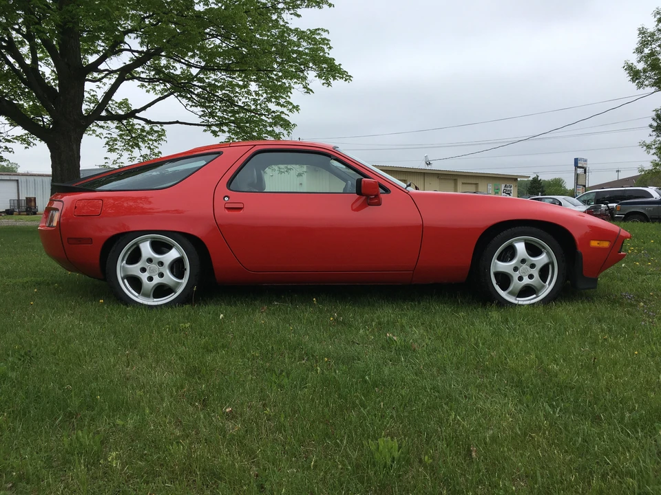 1984 Porsche 928 S - Image 9 of 31