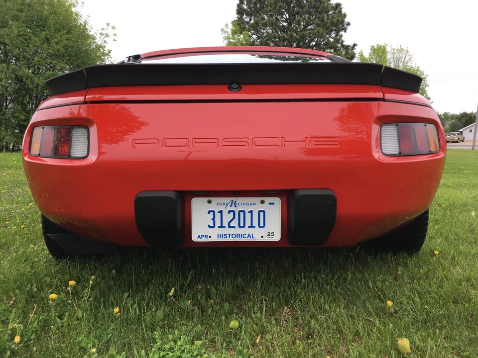 1984 Porsche 928 S - Image 12 of 31