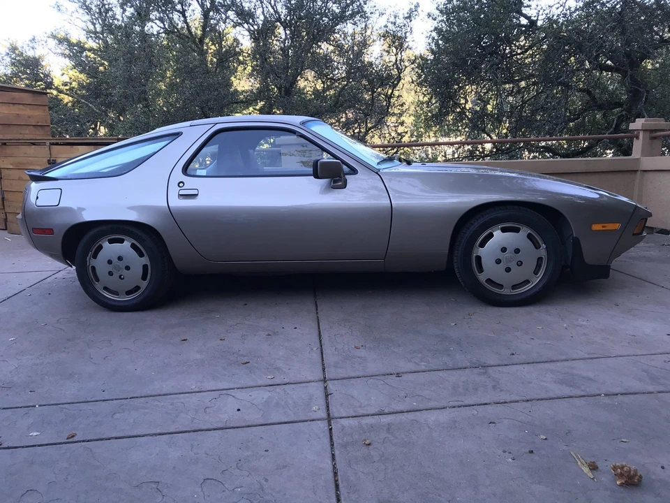 1984 Porsche 928 S - Image 13 of 31