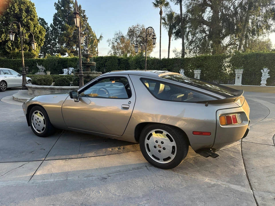 1984 Porsche 928 S - Image 11 of 31
