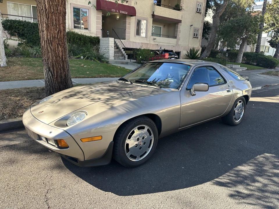 1984 Porsche 928 S - Image 6 of 31