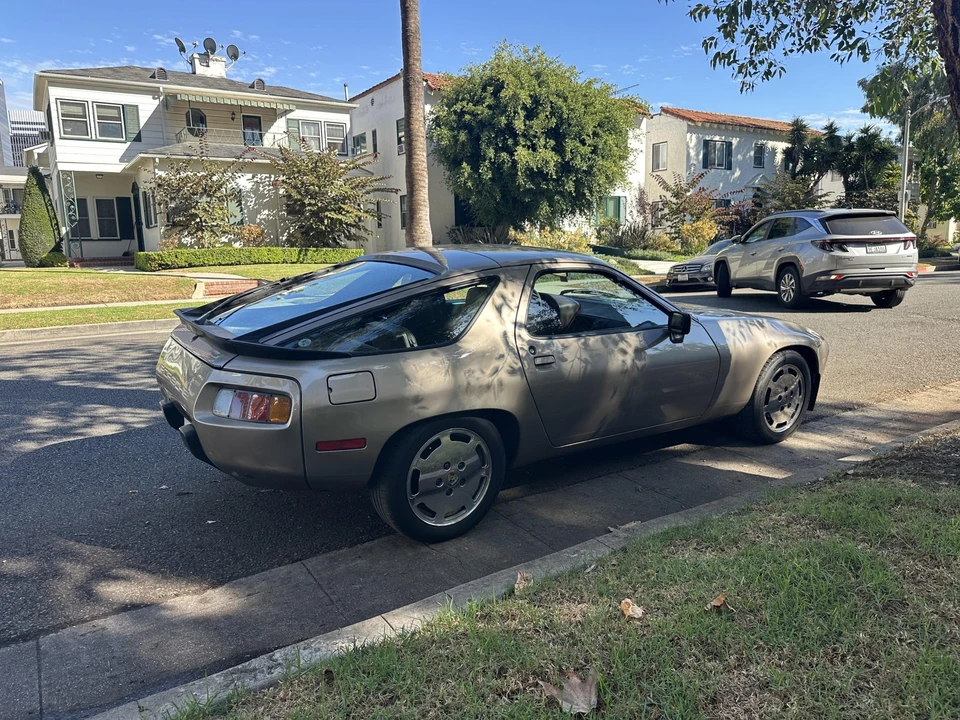 1984 Porsche 928 S - Image 18 of 31