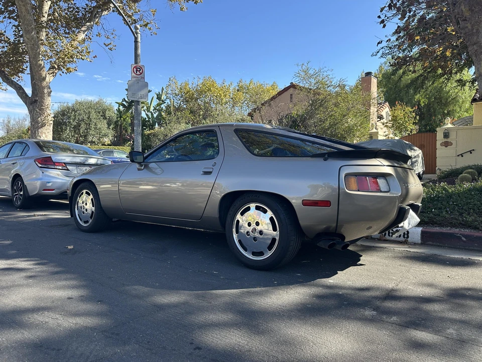 1984 Porsche 928 S - Image 13 of 31