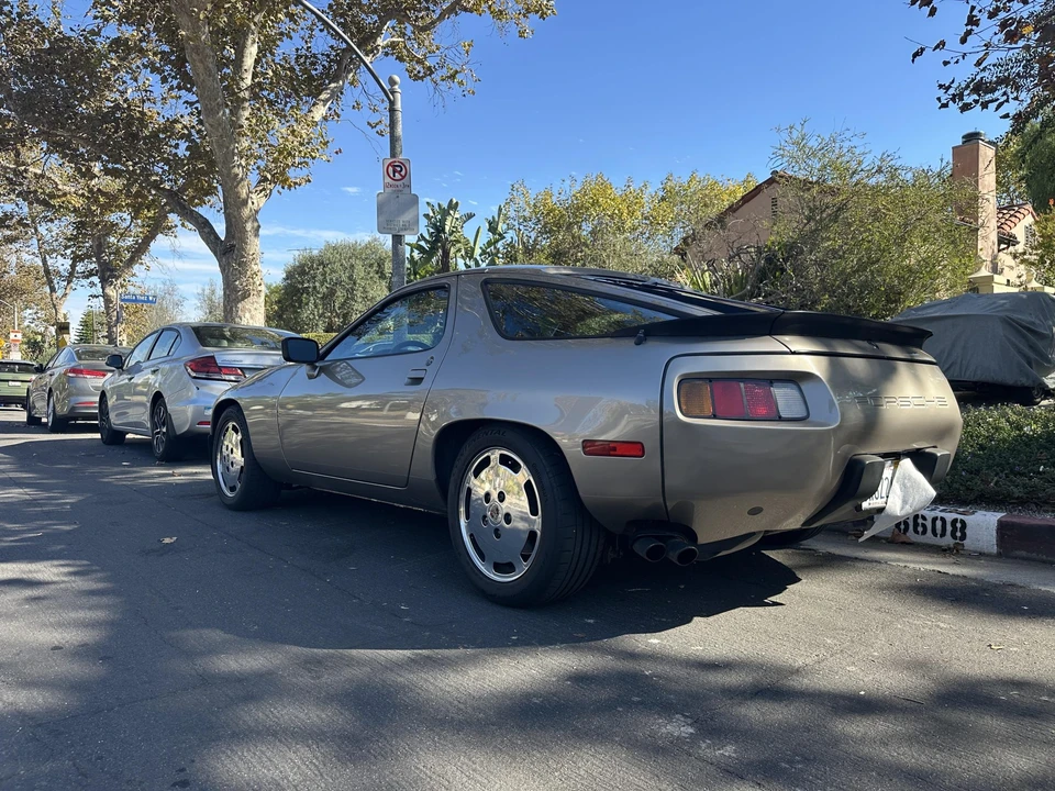 1984 Porsche 928 S - Image 12 of 31