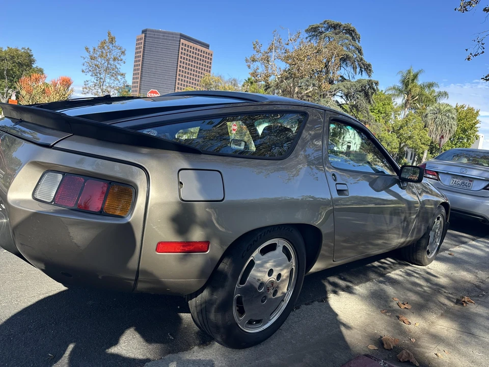 1984 Porsche 928 S - Image 17 of 31