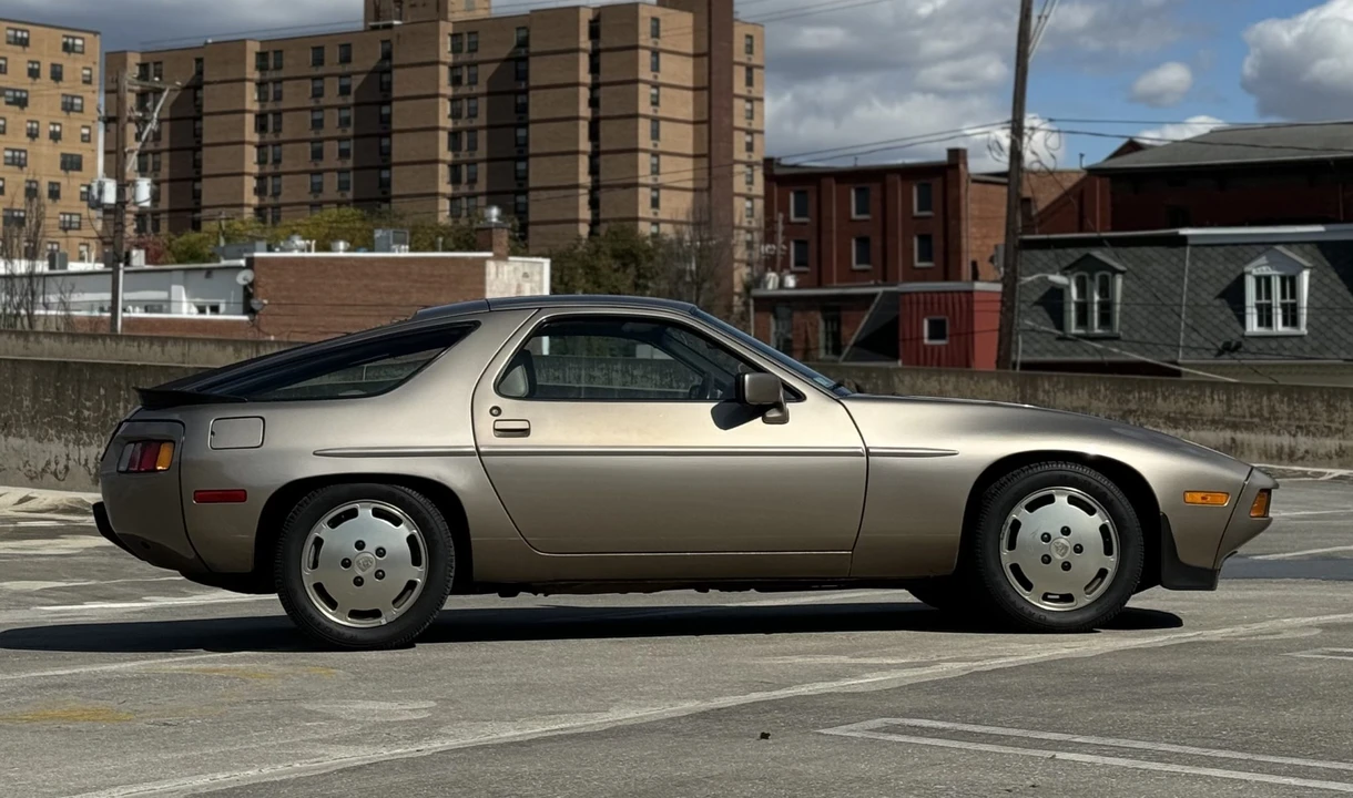 1984 Porsche 928 S - Image 13 of 31