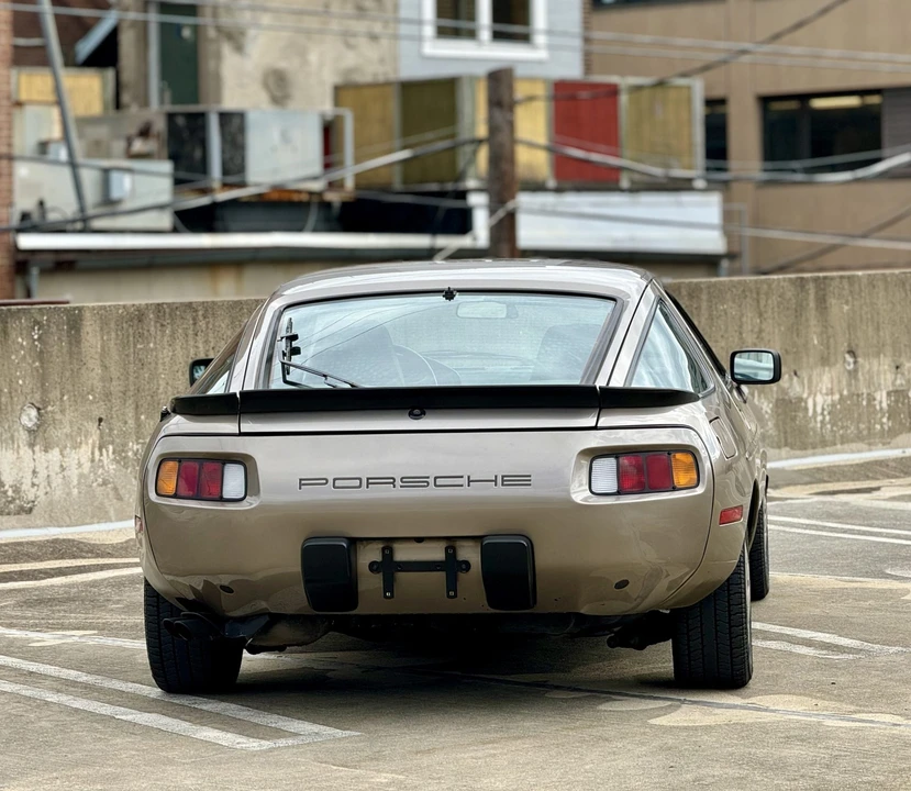 1984 Porsche 928 S - Image 18 of 31