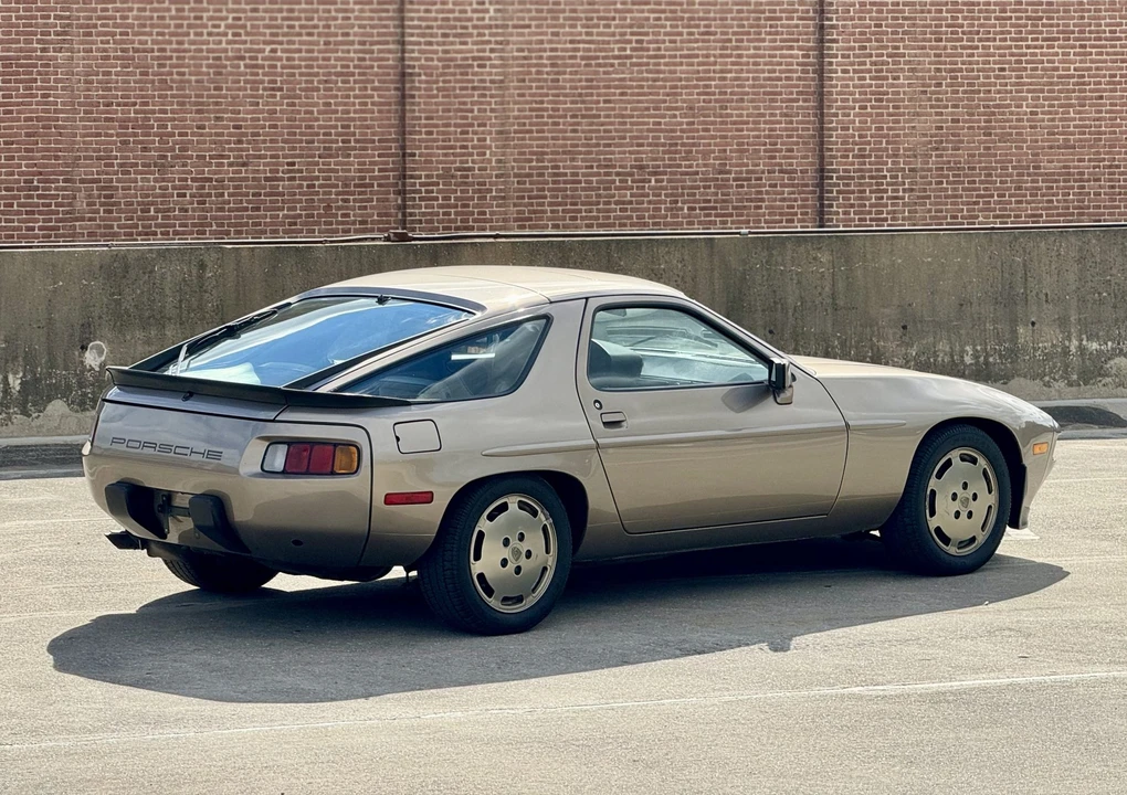 1984 Porsche 928 S - Image 16 of 31
