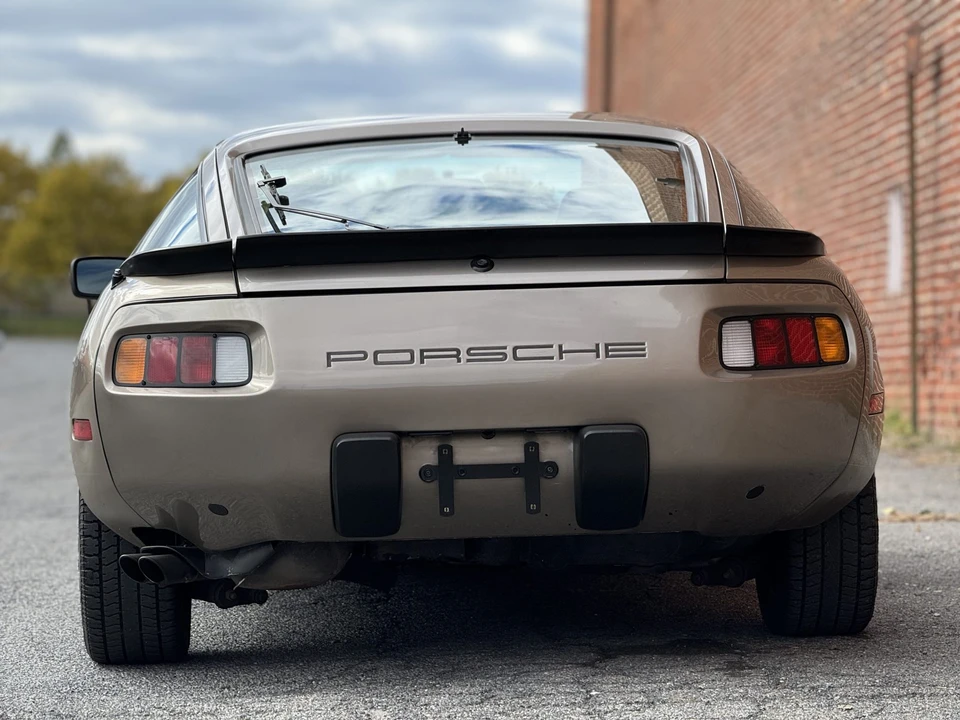 1984 Porsche 928 S - Image 27 of 31