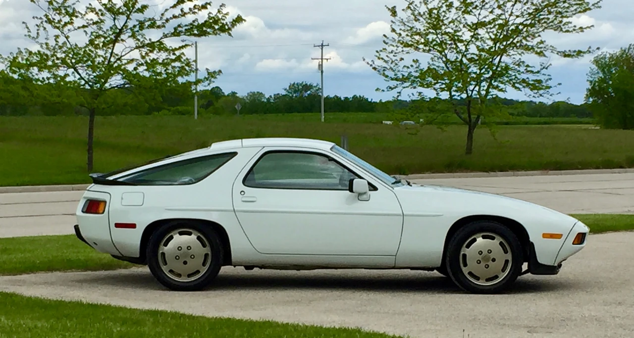 1984 Porsche 928 S - Image 9 of 31