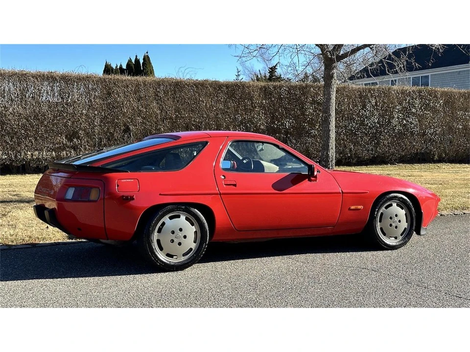 1984 Porsche 928 S - Image 9 of 31