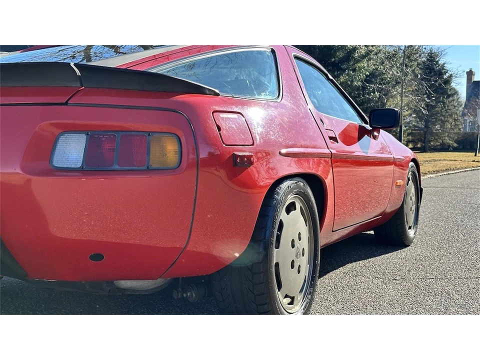 1984 Porsche 928 S - Image 13 of 31