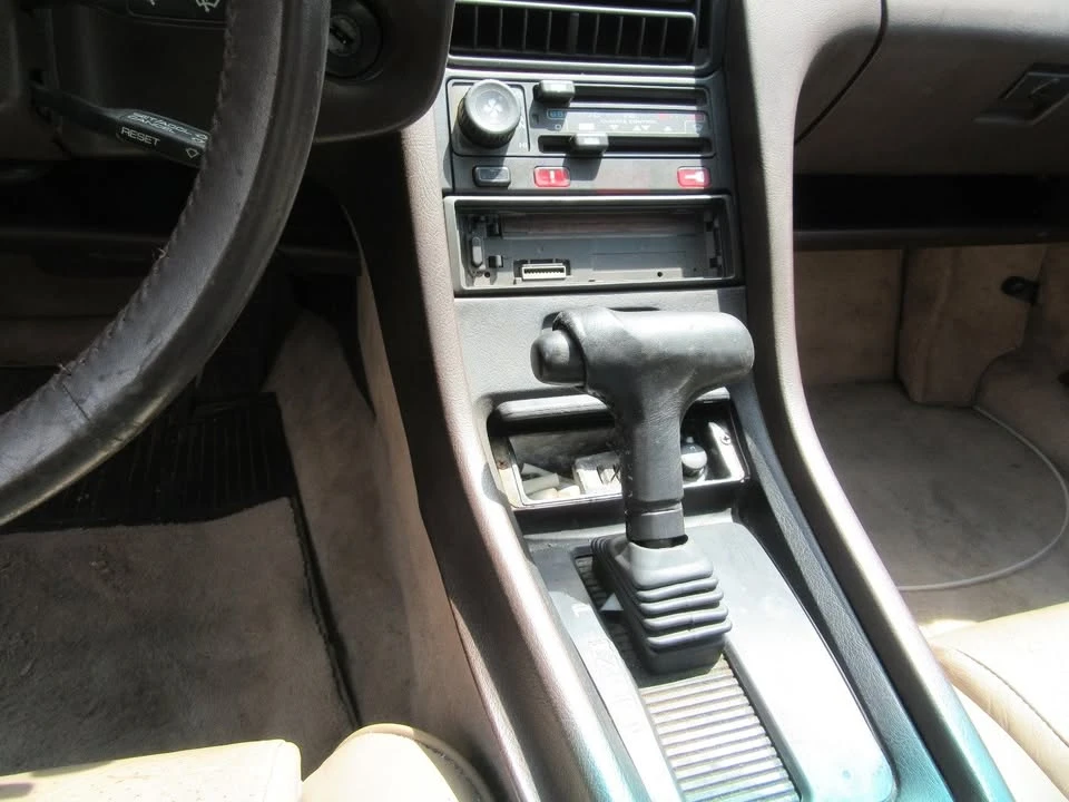 1984 Porsche 928 S - Image 10 of 20