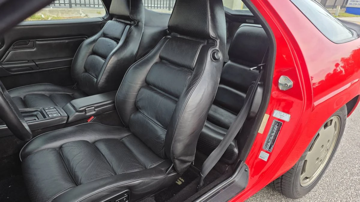 1984 Porsche 928 S - Image 9 of 17