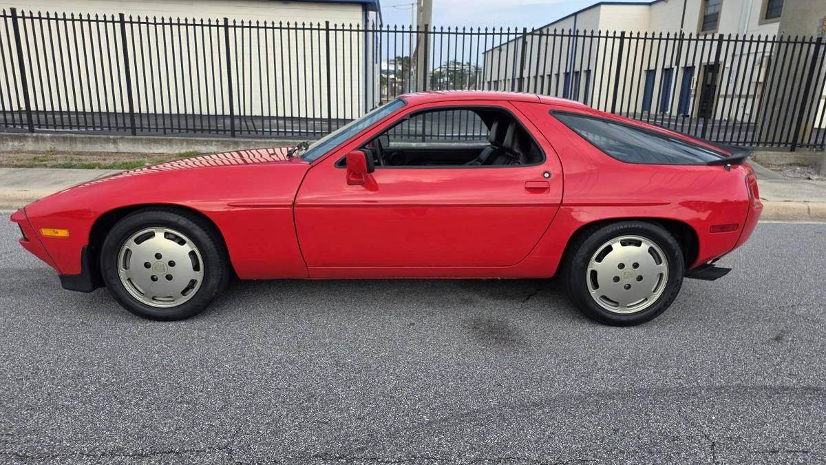 1984 Porsche 928 S - Image 6 of 17