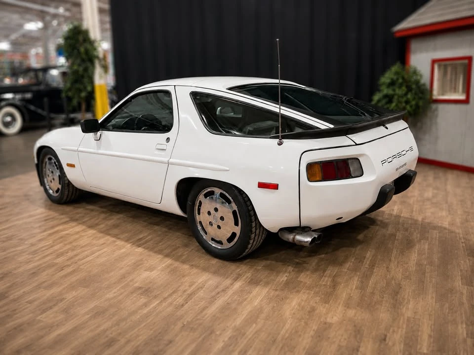 1984 Porsche 928 S - Image 4 of 20