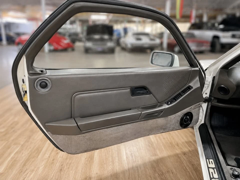 1984 Porsche 928 S - Image 17 of 20
