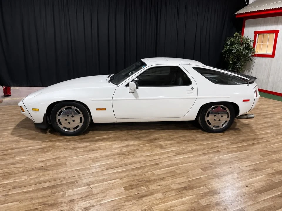 1984 Porsche 928 S - Image 3 of 20