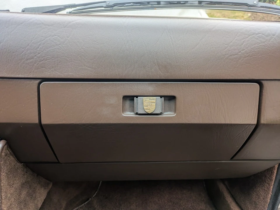 1984 Porsche 944 - Image 28 of 30