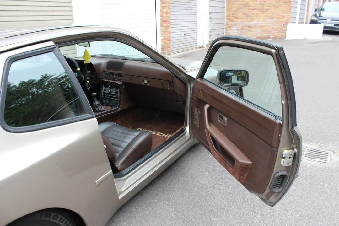 1984 Porsche 944 - Image 19 of 30
