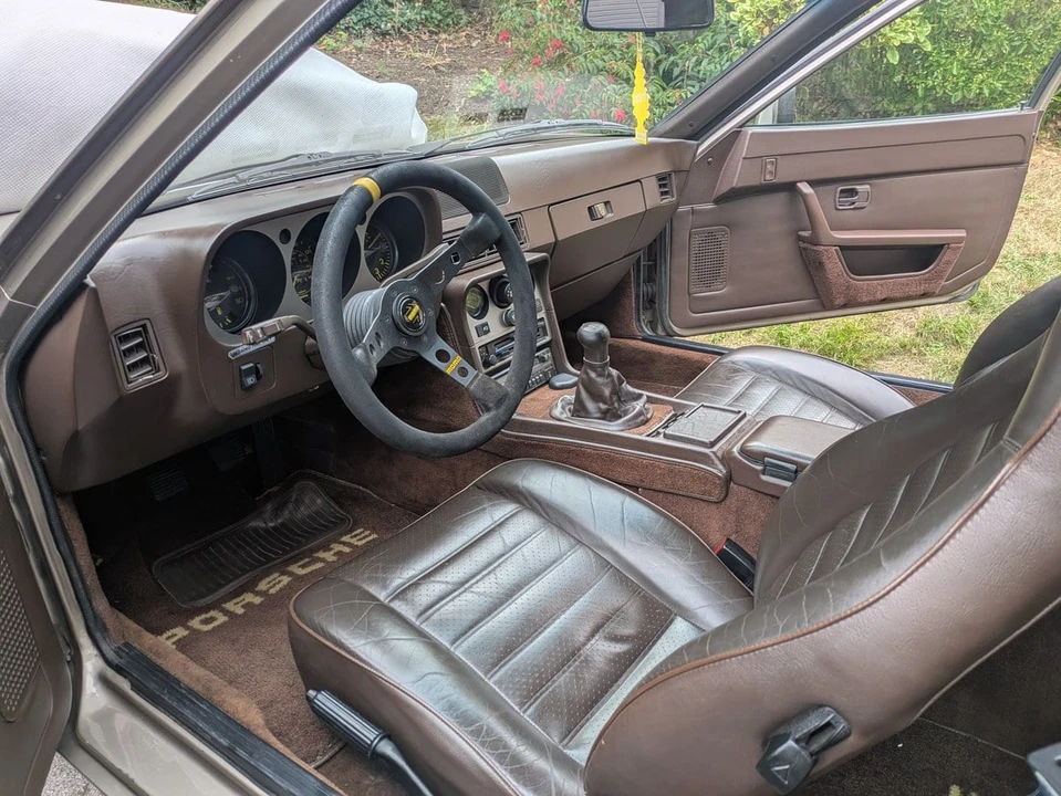 1984 Porsche 944 - Image 13 of 30