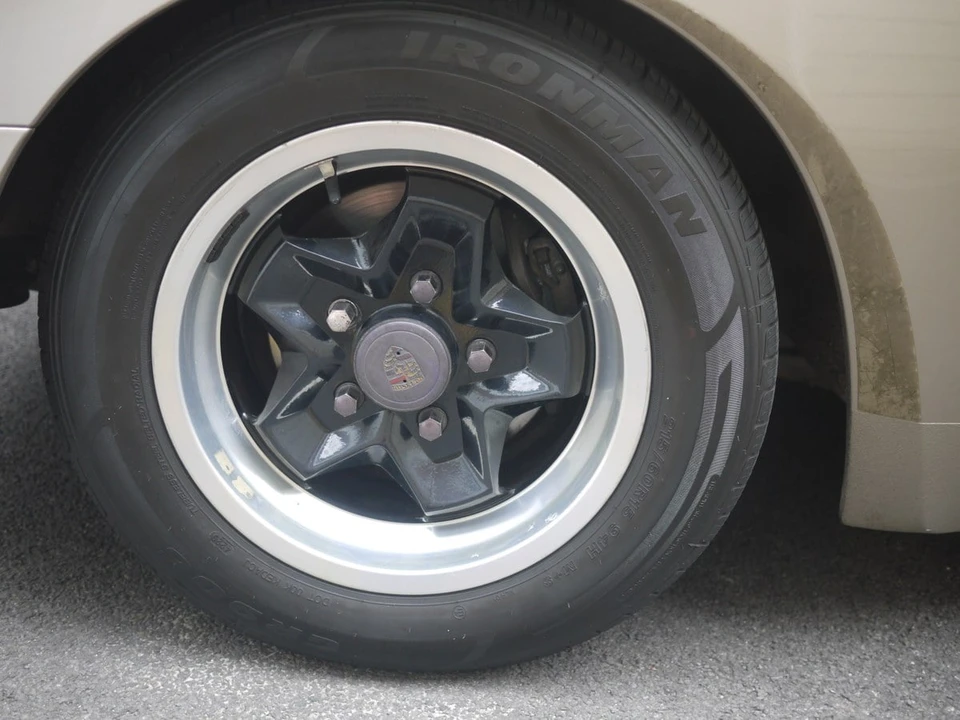 1984 Porsche 944 - Image 6 of 30