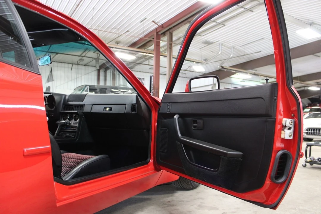 1984 Porsche 944 - Image 27 of 31