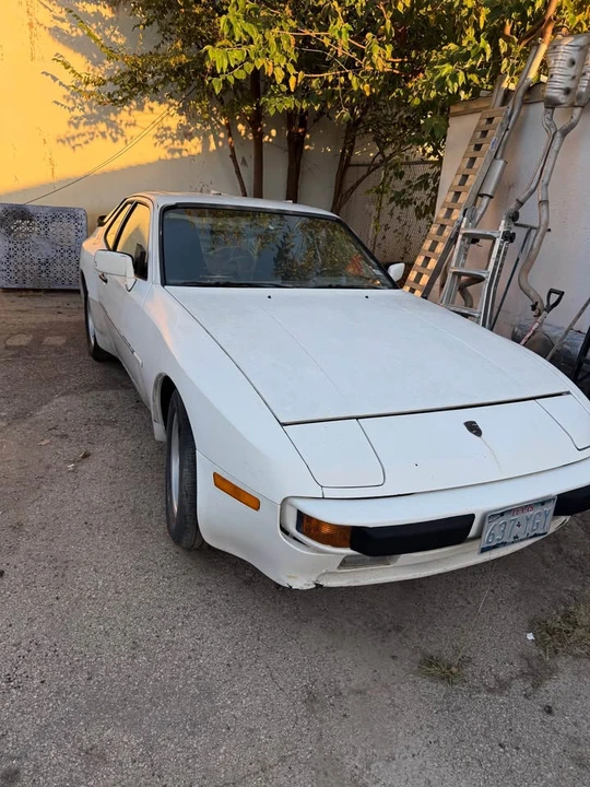 1984 Porsche 944 - Image 4 of 10