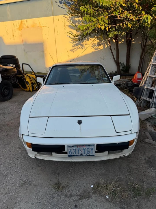 1984 Porsche 944 - Image 5 of 10