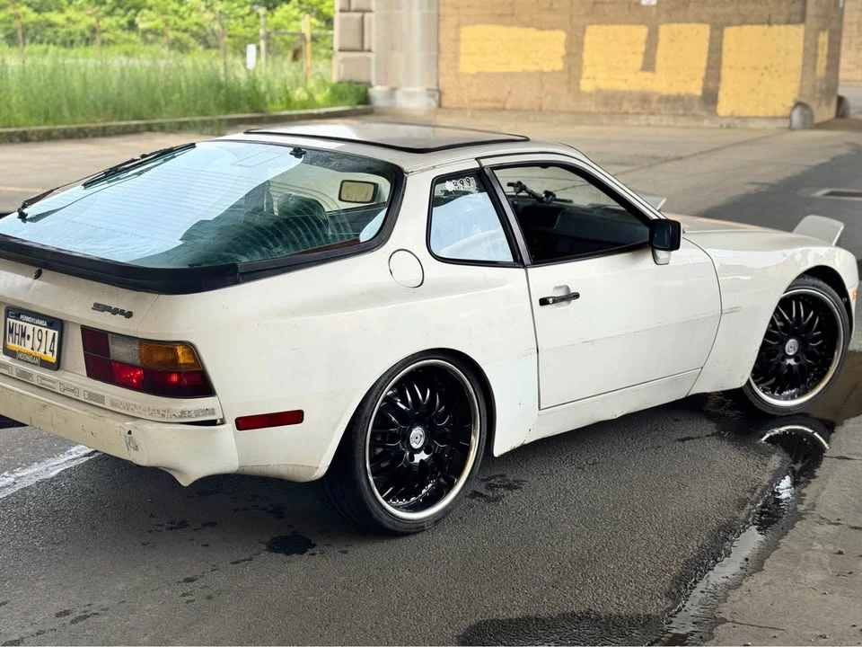 1984 Porsche 944 - Image 9 of 18