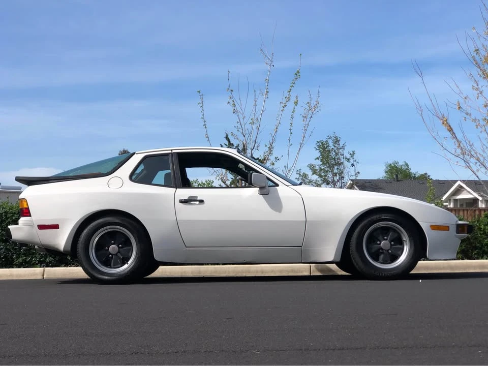 1984 Porsche 944 - Image 3 of 7