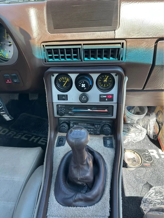 1984 Porsche 944 - Image 13 of 15