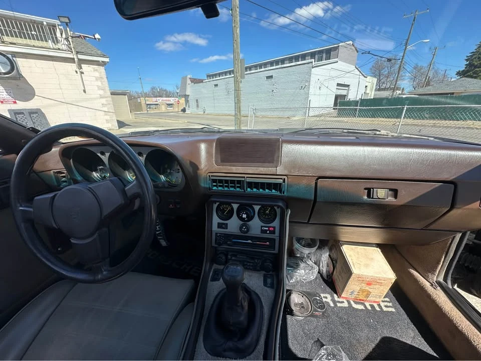 1984 Porsche 944 - Image 12 of 15
