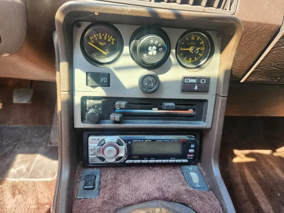 1984 Porsche 944 - Image 9 of 10