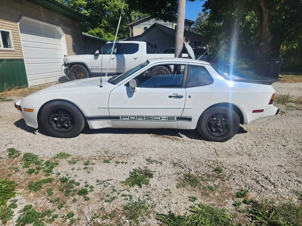 1984 Porsche 944 - Image 3 of 10