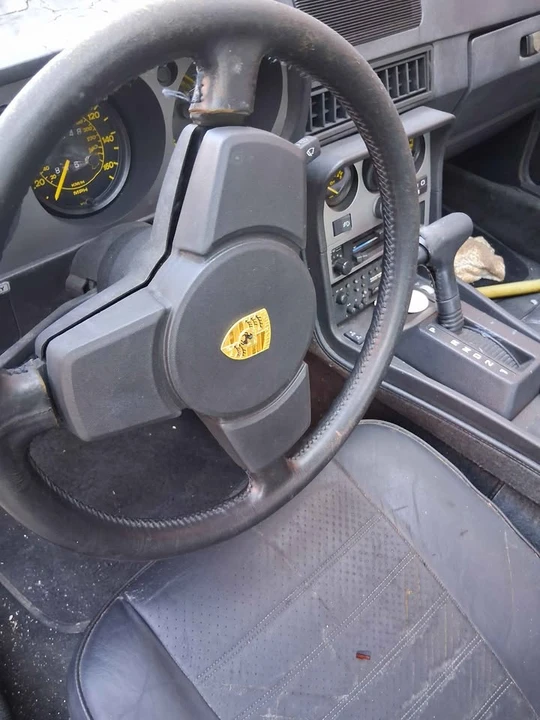 1984 Porsche 944 - Image 6 of 9