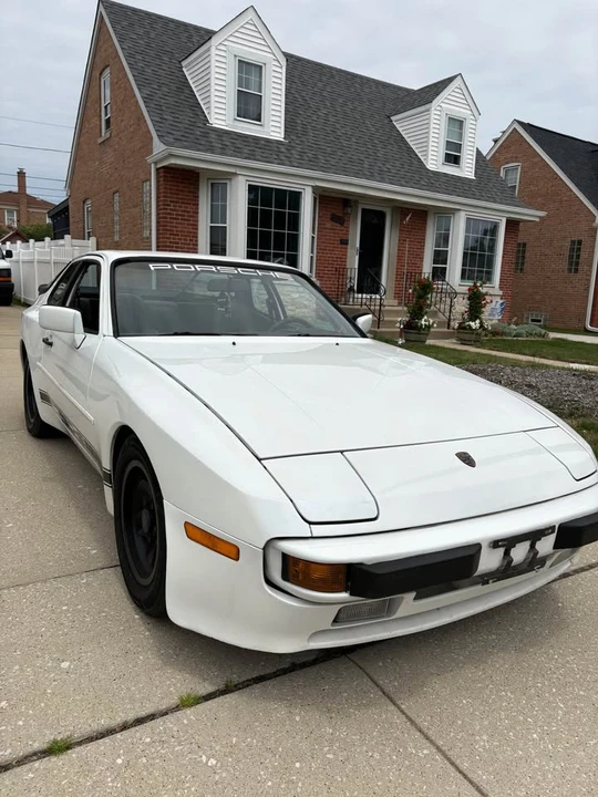 1984 Porsche 944 - Image 5 of 10
