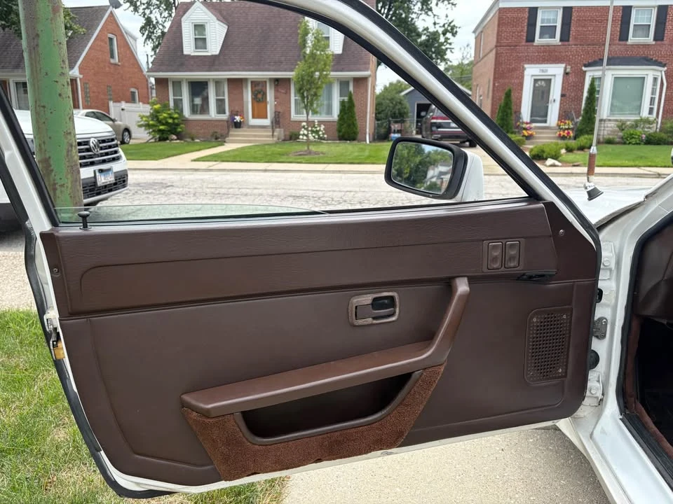 1984 Porsche 944 - Image 8 of 10