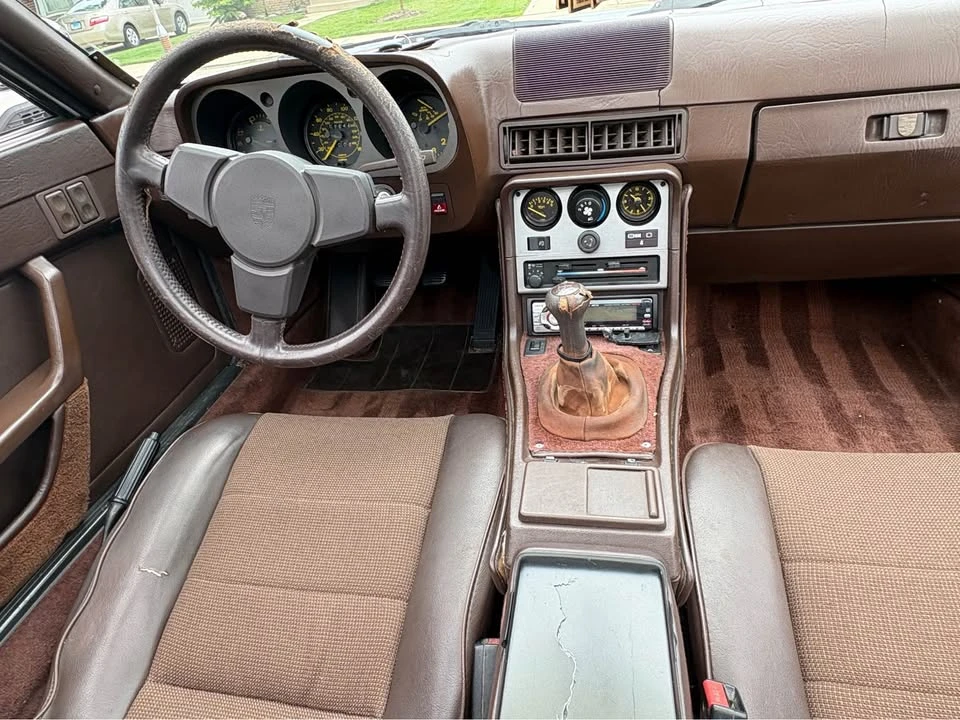 1984 Porsche 944 - Image 9 of 10
