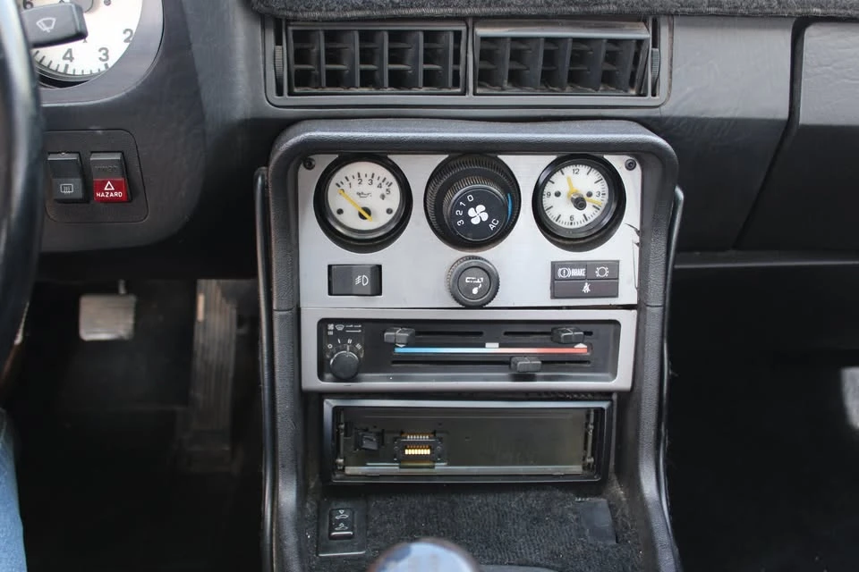 1984 Porsche 944 - Image 8 of 9