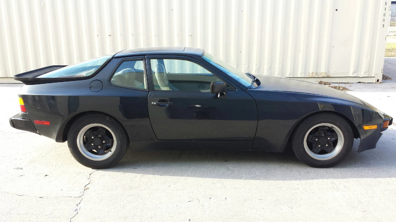1984 Porsche 944 - Image 3 of 5