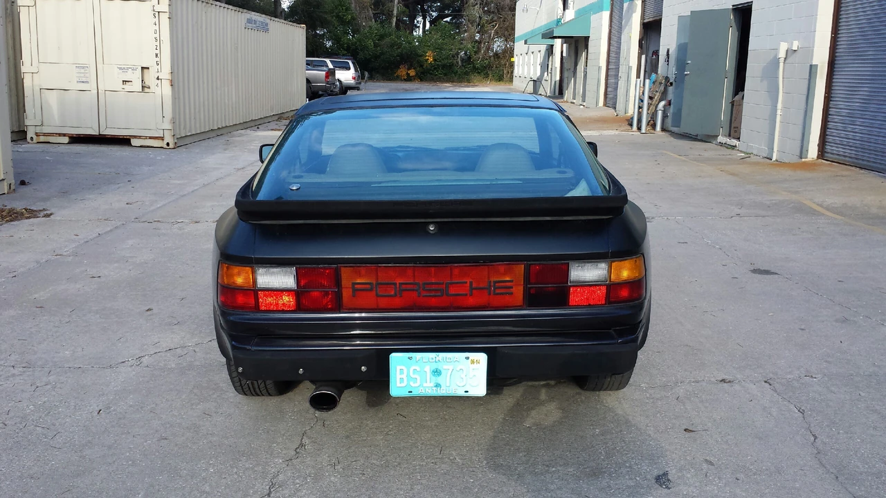 1984 Porsche 944 - Image 4 of 5