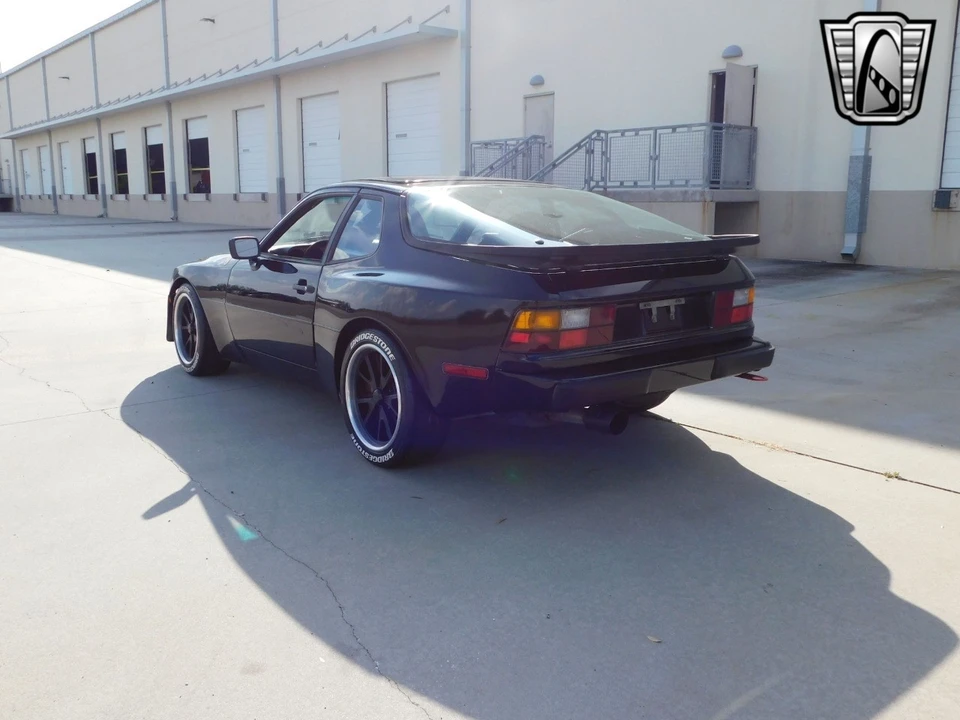 1984 Porsche 944 - Image 9 of 12