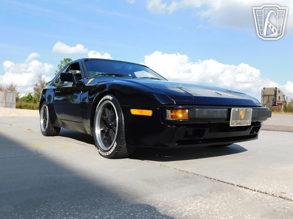 1984 Porsche 944 - Image 11 of 12