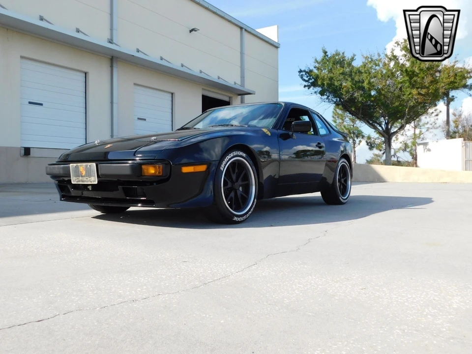 1984 Porsche 944 - Image 10 of 12