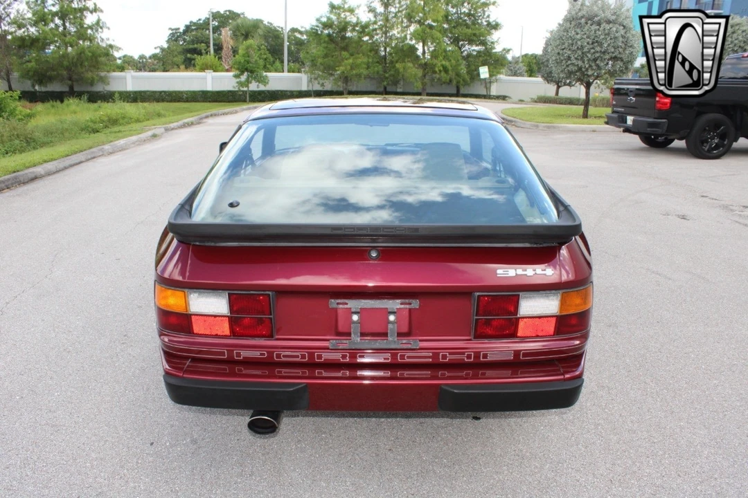 1984 Porsche 944 - Image 9 of 12
