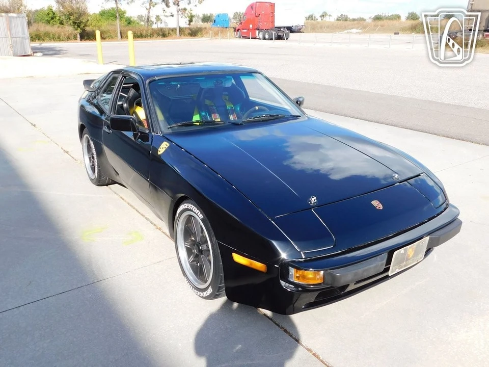 1984 Porsche 944 - Image 9 of 12