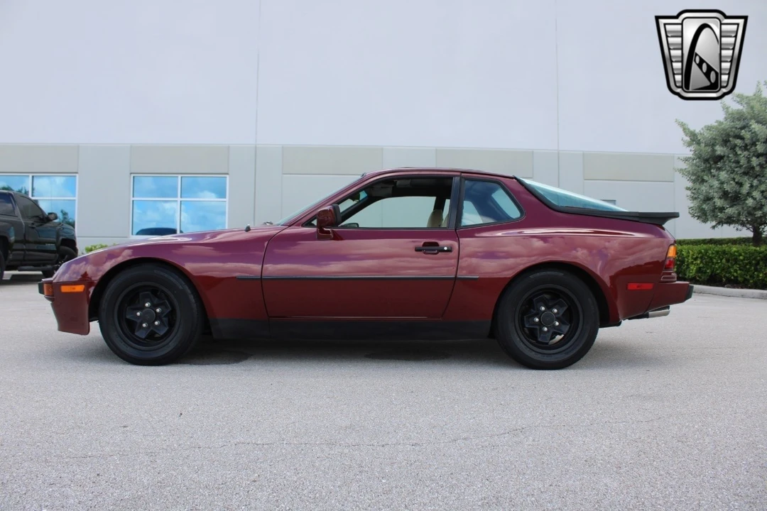 1984 Porsche 944 - Image 7 of 12