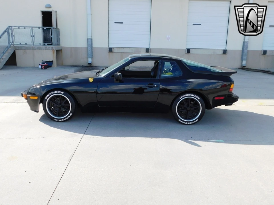 1984 Porsche 944 - Image 7 of 12