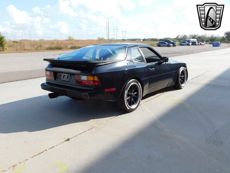 1984 Porsche 944 - Image 8 of 12